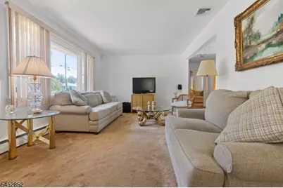 74 Farmingdale Rd, Wayne, NJ 07470 - Photo 8