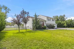 112 Sand Rd, Fairfield, NJ 07004 - Photo 2