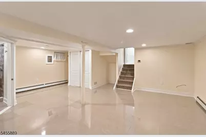 112 Sand Rd, Fairfield, NJ 07004 - Photo 16