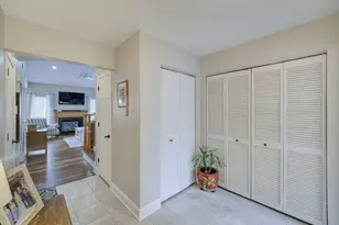 1102 Fox Hill Pl, Holland Township, NJ 08848 - Photo 2