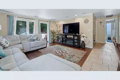 7 Arcata Pl, Ringwood, NJ 07456 - Photo 4