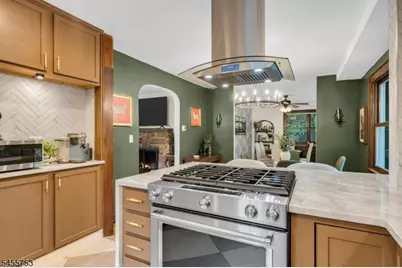 10 Passaic Ave, Roseland, NJ 07068 - Photo 20