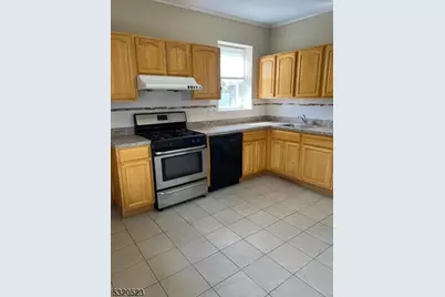 75 Pine St #3R, Montclair, NJ 07042 - Photo 1