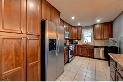 1 Evelyn Pl, Pequannock Township, NJ 07444 - Photo 12