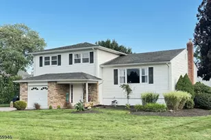 1 Evelyn Pl, Pequannock Township, NJ 07444 - Photo 2
