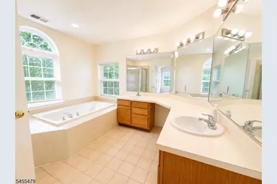 23 Liberty Ridge Rd, Bernards Township, NJ 07920 - Photo 8
