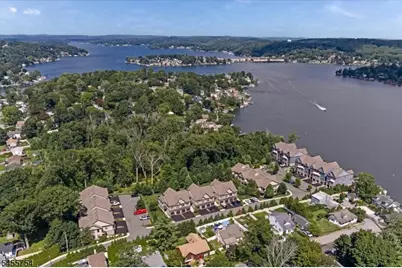 103 Mariners Pointe, Hopatcong, NJ 07843 - Photo 32