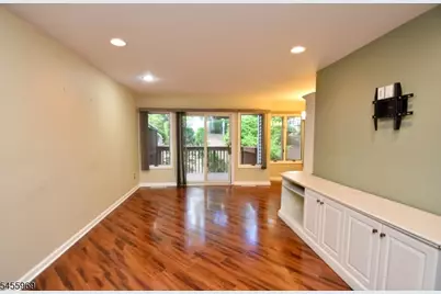 7 Pine Hollow Ct, Jefferson Township, NJ 07438 - Photo 4