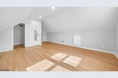 529 Richfield Avenue, Kenilworth, NJ 07033 - Photo 12