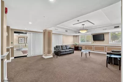 60 Parkway Dr #4JJ, East Orange, NJ 07017 - Photo 14