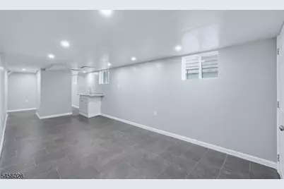 66 Halstead St, Newark, NJ 07106 - Photo 12