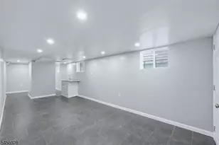 66 Halstead St, Newark, NJ 07106 - Photo 12
