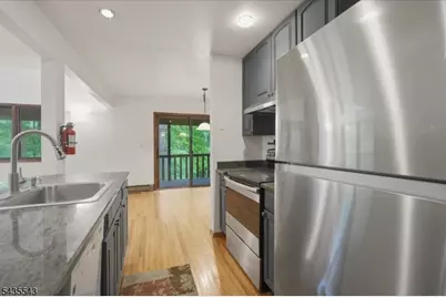 17G Village Way #6g, Highland Lakes, NJ 07462 - Photo 6