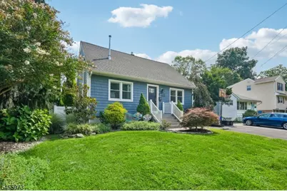 122 Maplewood Ave, Wayne, NJ 07470 - Photo 2