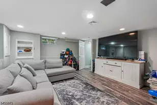 122 Maplewood Ave, Wayne, NJ 07470 - Photo 22