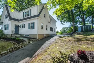92 Hillcrest Ave, Morris Township, NJ 07960 - Photo 2
