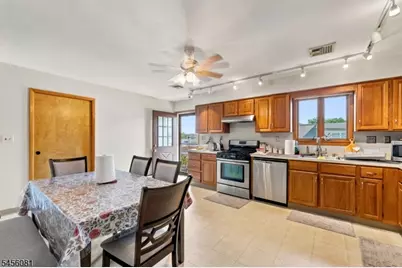 56 Hillcrest Ave, Woodland Park, NJ 07424 - Photo 20