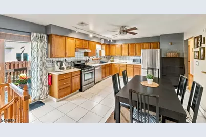 56 Hillcrest Ave, Woodland Park, NJ 07424 - Photo 8