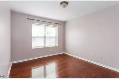 133 N Maple Ave #405, East Orange, NJ 07017 - Photo 4
