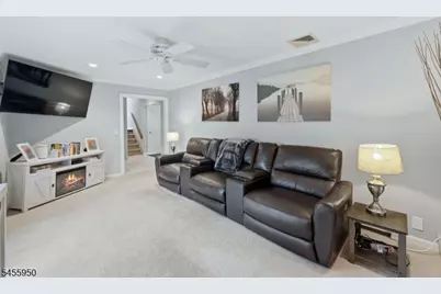 21 Tuscan Pl, East Hanover Township, NJ 07936 - Photo 8