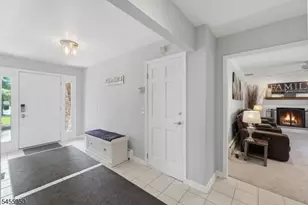 21 Tuscan Pl, East Hanover Township, NJ 07936 - Photo 6