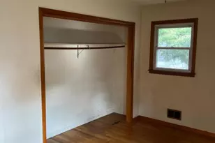 301 New York Ave, Clark Township, NJ 07066 - Photo 12