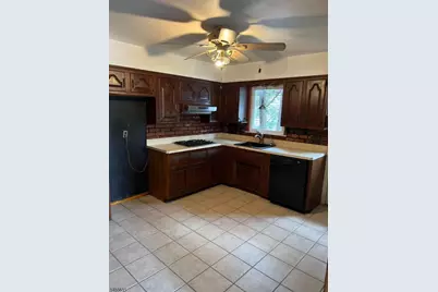 301 New York Ave, Clark Township, NJ 07066 - Photo 6