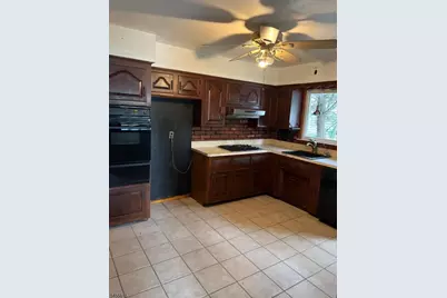 301 New York Ave, Clark Township, NJ 07066 - Photo 4