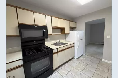 54 Knox Ter #1B, Wayne, NJ 07470 - Photo 4