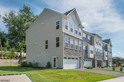 27 Silas Rd, Mount Olive, NJ 07828 - Photo 2