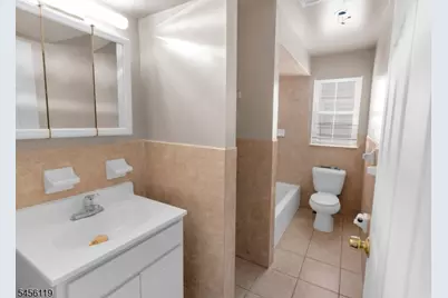 13 Lisa Ct #2, Newark, NJ 07112 - Photo 4