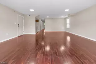 13 Lisa Ct, Newark, NJ 07112 - Photo 2