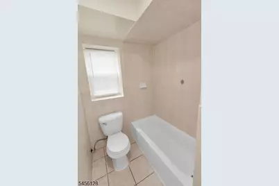 13 Lisa Ct #1, Newark, NJ 07112 - Photo 8