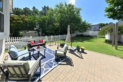 160 Rock Rd, Hawthorne, NJ 07506 - Photo 22