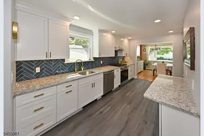 160 Rock Rd, Hawthorne, NJ 07506 - Photo 8