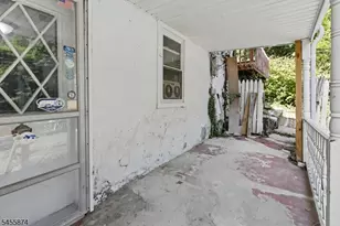 26 Sanatorium Rd, Glen Gardner, NJ 08826 - Photo 4