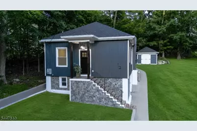 13 Maine St, Jefferson Township, NJ 07849 - Photo 4