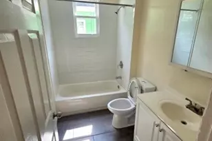 1035 Hunterdon St, Newark, NJ 07112 - Photo 4