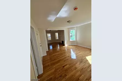 1035 Hunterdon St, Newark, NJ 07112 - Photo 2