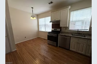 10 Park Sq, Metuchen, NJ 08840 - Photo 2