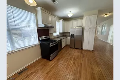 10 Park Sq, Metuchen, NJ 08840 - Photo 4
