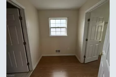 10 Park Sq, Metuchen, NJ 08840 - Photo 8