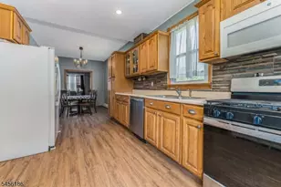 318 Marion Pl, Manville, NJ 08835 - Photo 10