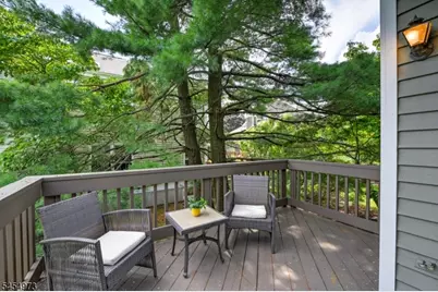 226 Crescenzi Ct, West Orange Township, NJ 07052 - Photo 6