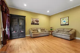 17 Burniston Ct, Hillsborough Township, NJ 08844 - Photo 2
