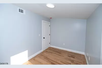 415 E 4th Ave, Roselle, NJ 07203 - Photo 24