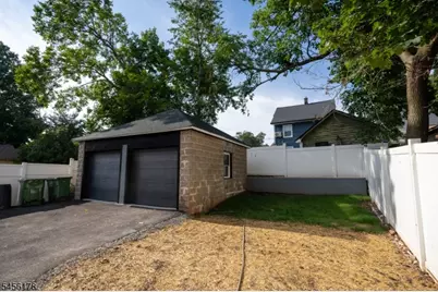 415 E 4th Ave, Roselle, NJ 07203 - Photo 14