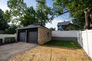 415 E 4th Ave, Roselle, NJ 07203 - Photo 14