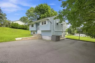 20 S Hillside Dr, Mount Olive, NJ 07828 - Photo 2