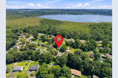20 S Hillside Dr, Mount Olive, NJ 07828 - Photo 24